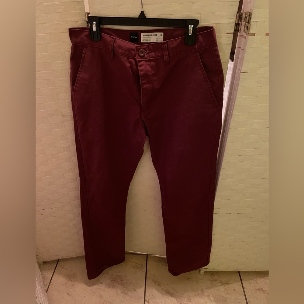 NWOT RCVA Weekender Chino! Great to add a subtle pop of color on the summer!
